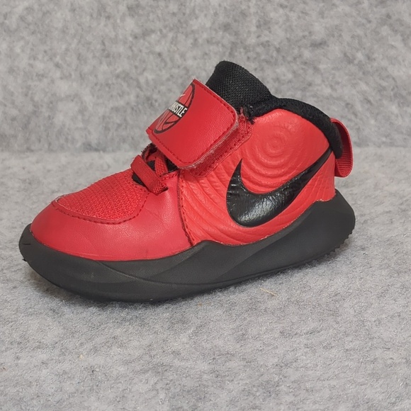 Nike Other - Red Nike team hustle toddler shoes 6C